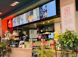 Chi Thu outside