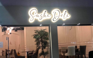 Sushi Deli مطعم سوشي دلي outside