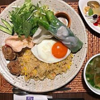Chá Wū Cǎo Mù Wàn Lǐ Yě Zuǒ Jiǔ Diàn food