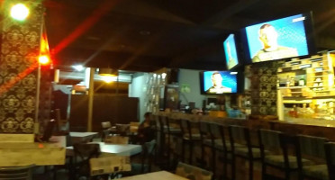Rural Burgerism Hàn Bǎo Lǎo inside