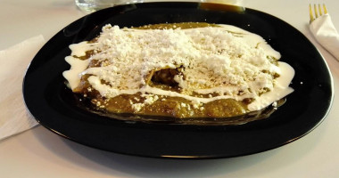 Platinum Cafe Billiard food