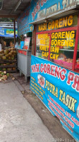Nasi Goreng Priangan Putra Tasik outside