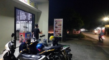 Ayam Geprek Jontor Monyoor outside