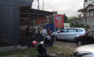 Waroeng Bali Tuna outside