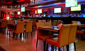 Freddy's Restro Cafe Innen