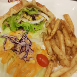 Q Burger Yonghe Xinyi Essen