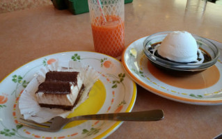 サイゼリヤ Míng Shí Niǎo Yǔ Diàn Innen