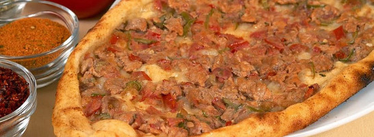Mustii's Kebab & Pizza food