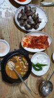 Giant Oriental Sundaeguk food