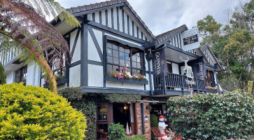 Montville Cafe Grill outside