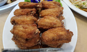 ร้านอาหารไม้แก้ว การ์เด้นท์ Maikaew Garden Essen