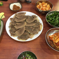 Yukgeori Gomtang food
