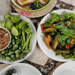 ครัวพี่น้อง วัดป่าสัก สระบุรี food