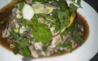 Chalongchai Pla Phao food