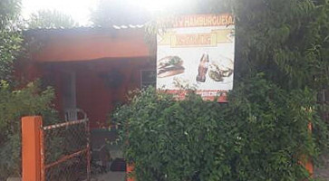 PIZZA VINO outside