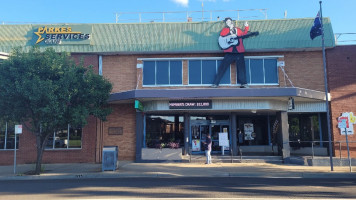 The Parkes Services Club Bistro outside