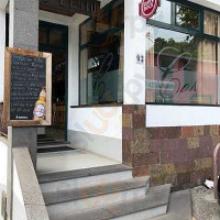 The Pizza Shop outside