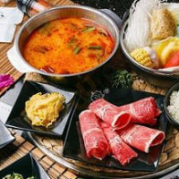 Xiǎo Méng Niú Dǐng Jí Má Là Yǎng Shēng Guō Xīn Zhuāng Diàn food