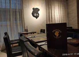 Dōng Lái Wū Píng Jià Pí Jiǔ Chuàn Shāo inside