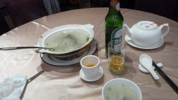 Jī Lóng Zhǎng Róng Guì Guān Jiǔ Diàn drink