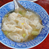 Yáng Jiā Dàn Huáng Miàn food