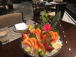 Yún Cān Tīng Zhǎng Shā Ruì Jí Jiǔ Diàn food