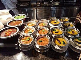 Yún Cān Tīng Zhǎng Shā Ruì Jí Jiǔ Diàn food