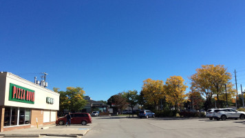Chuān Yú Shí Fǔ Fú Róng Zhōu Diàn outside