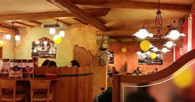 설빙 부산 안락온천천점 inside