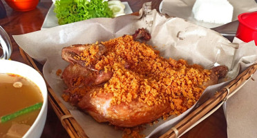Ayam Kremes Bu Tjondro Bsd food