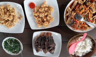 Gubug Ikan food
