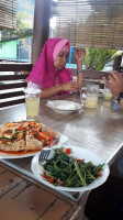 Gubug Ikan food