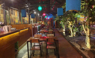 Soemoer Timbo Heritage Resto inside