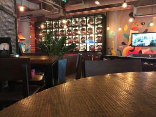 ‪loca Restaurant Bar‬