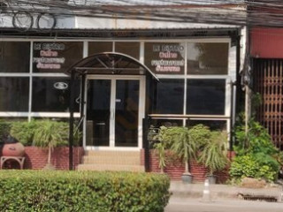 Le Bistro