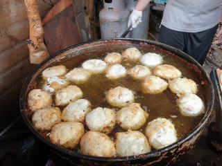 Nián Jì Zuò Bù Fù Mài Xiāng Gū Gāo Lì Cài Bāo